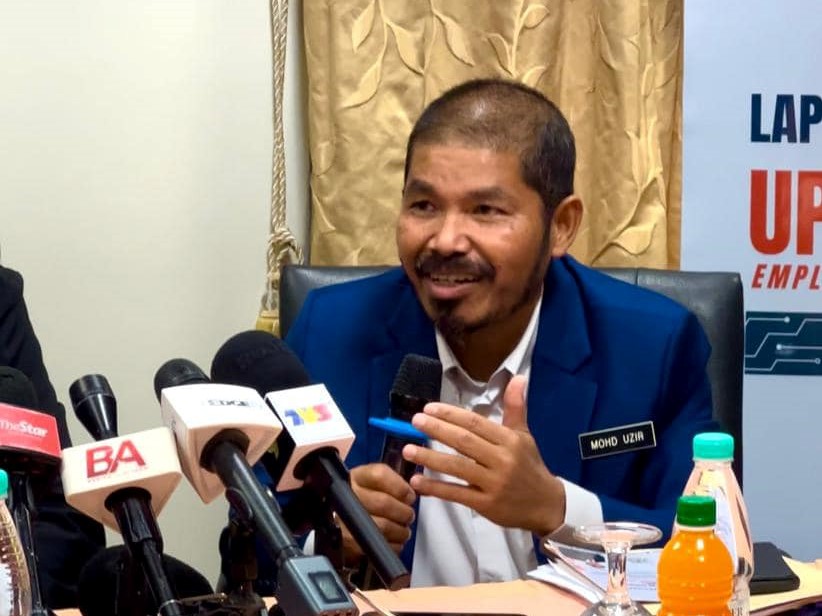 Datuk Seri Dr. Mohd Uzir Mahidin (Gambar dari FB DOSM)
