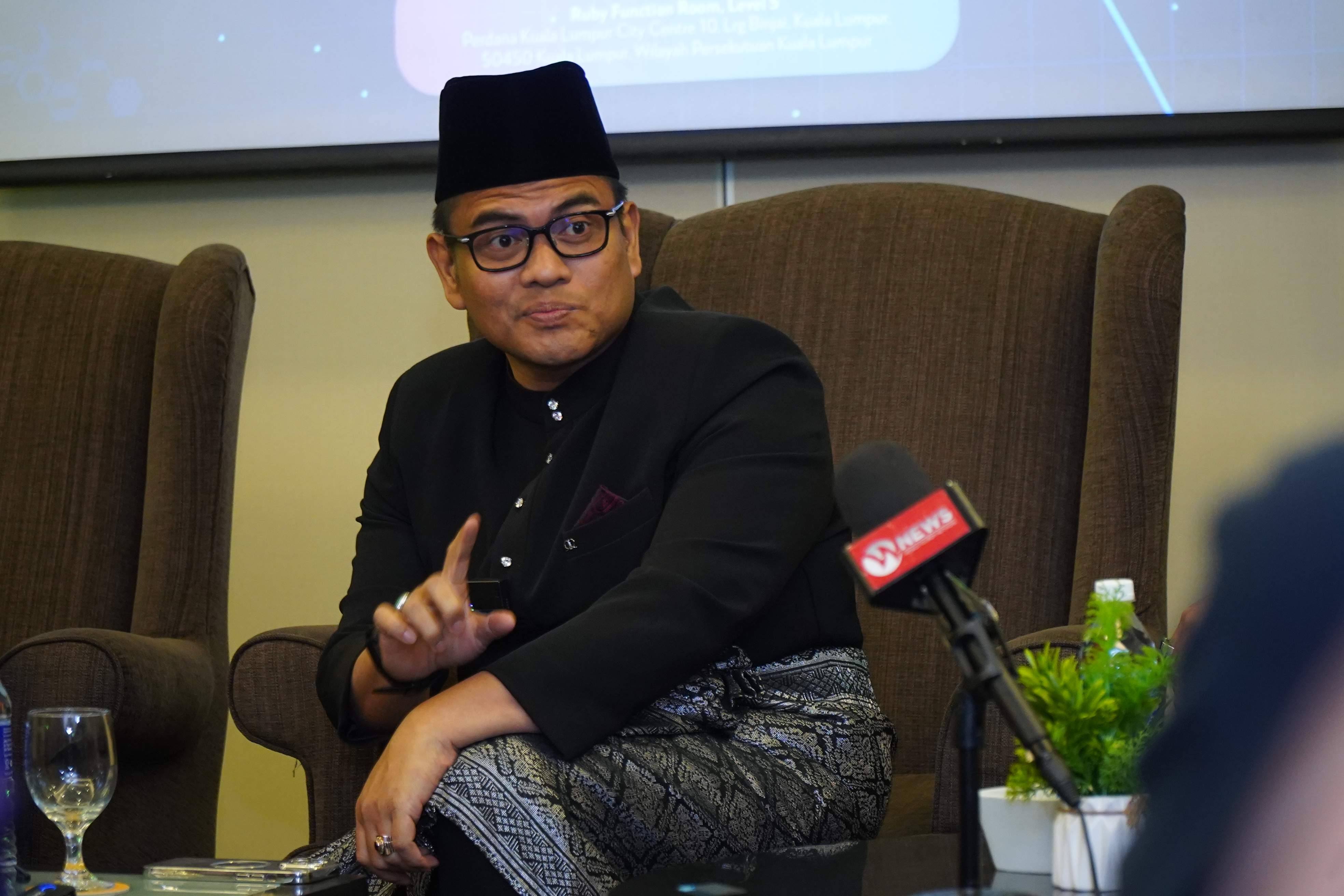 Datuk Wira Dr. Azizan Osman