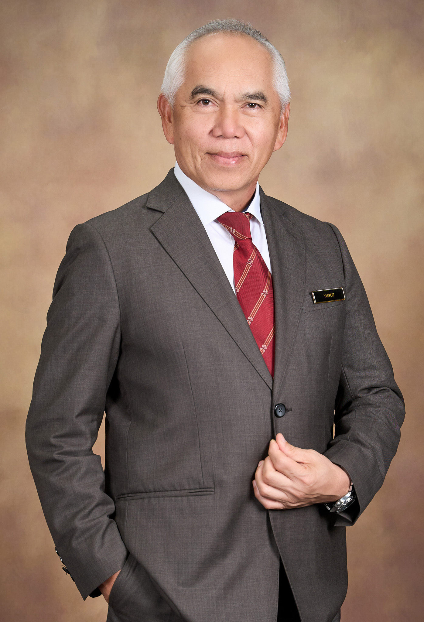 Qhazanah Sabah Bhd, Datuk Dr Yusof Yacob