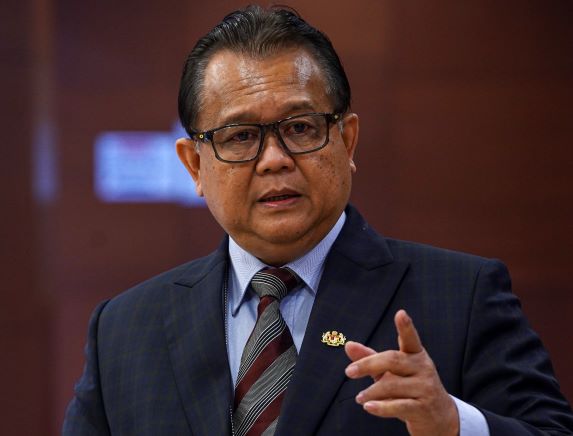 Datuk Seri Alexander Nanta Linggi 