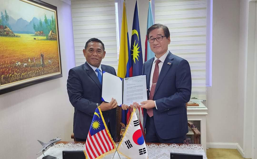 KAI menandatangani perjanjian dengan MINDEF untuk membekalkan 18 pesawat serangan ringan FA-50 Blok 20.