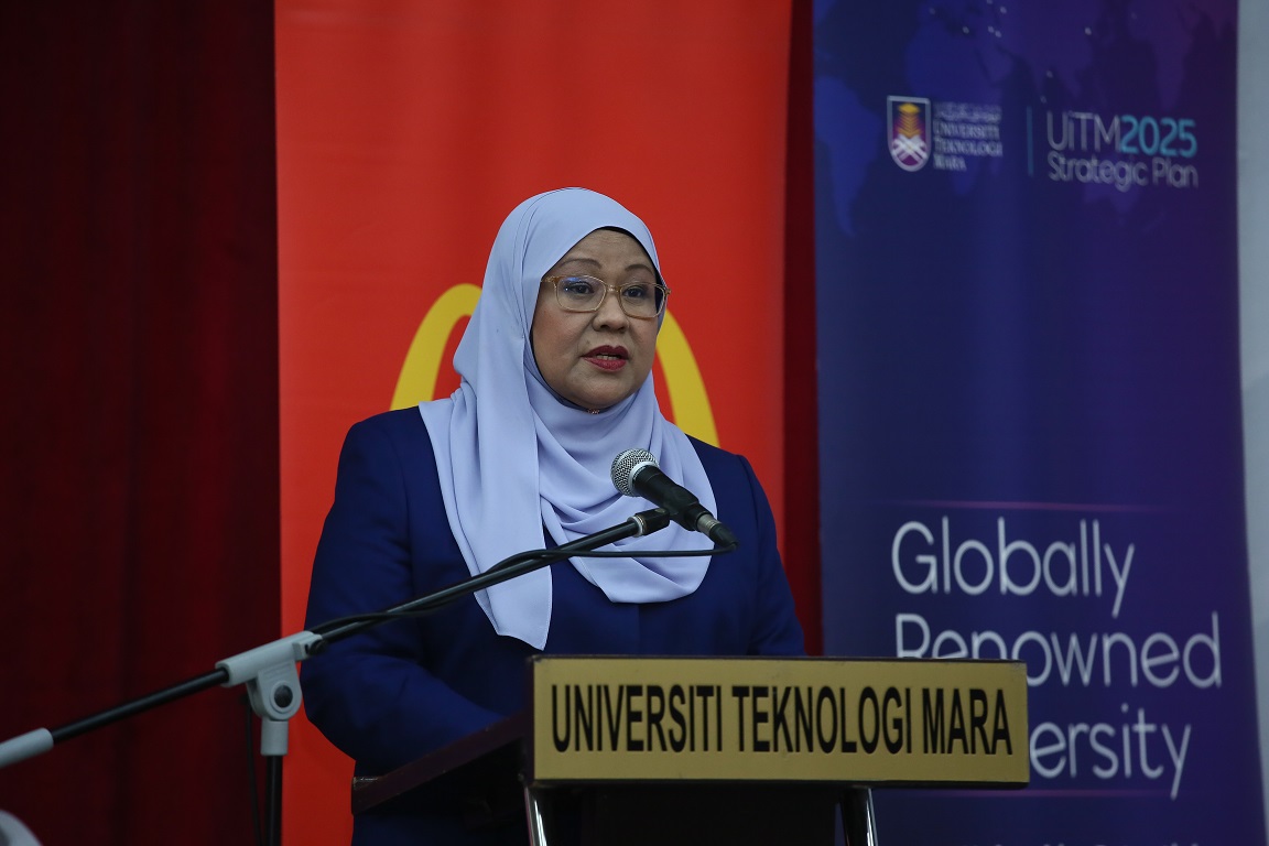 Profesor Datuk Ts. Dr. Roziah Mohd Janor