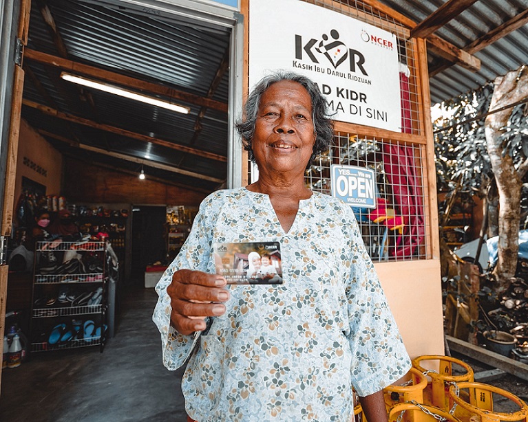 NCIA menyediakan kad tanpa tunai prabayar yang dikuasakan oleh Kiplepay kepada masyarakat Orang Asli di Perak.