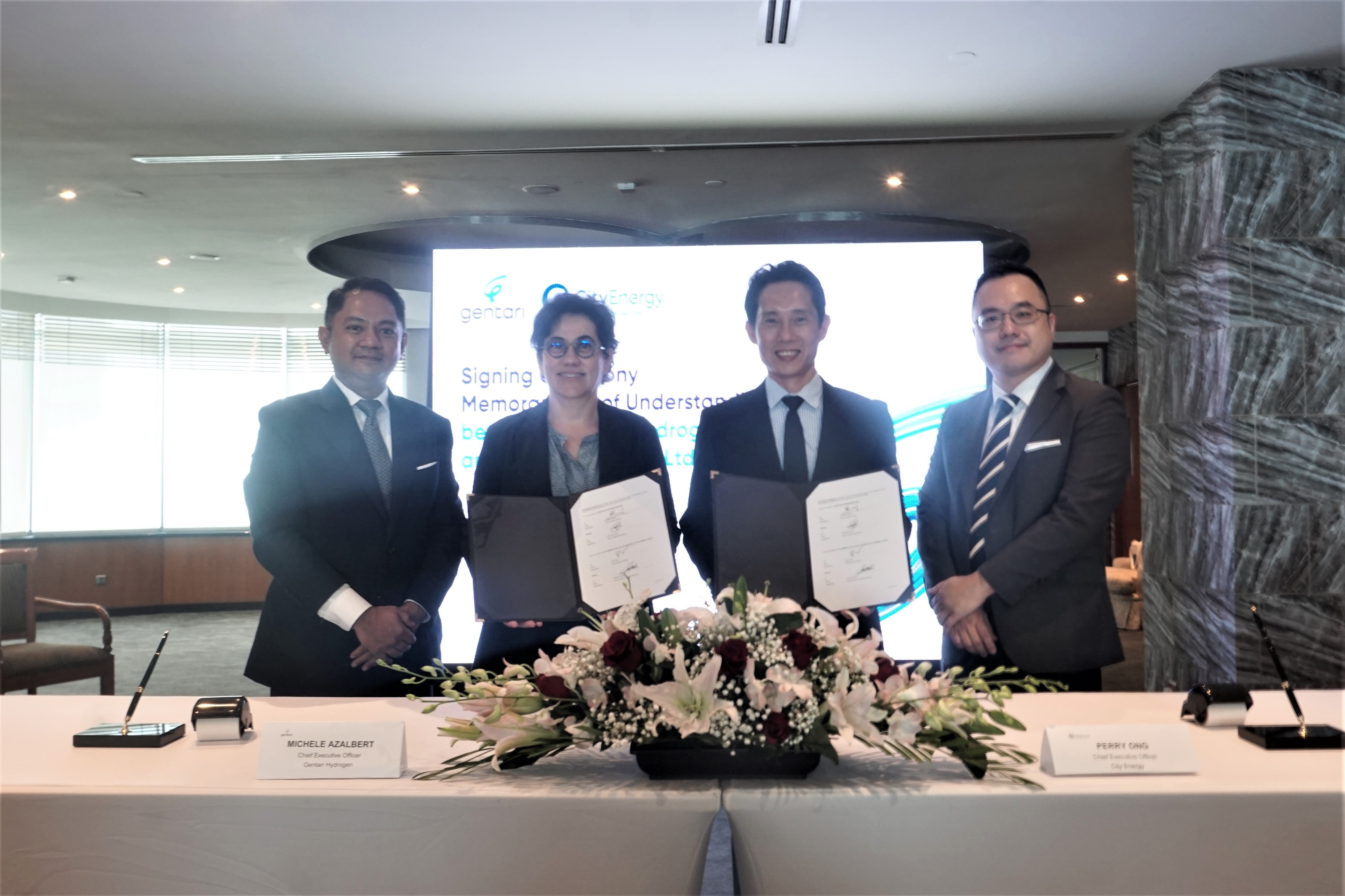 Official Picture of the first MoU Signing on Feasibility Studies on Hydrogen Supply Chain