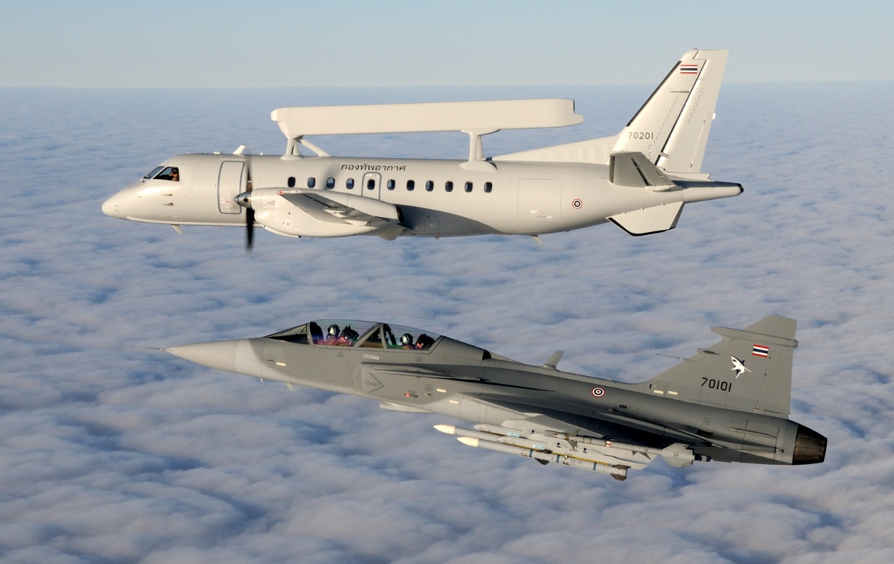 Pesawat JAS Gripen dan Saab 340 milik Thailand.