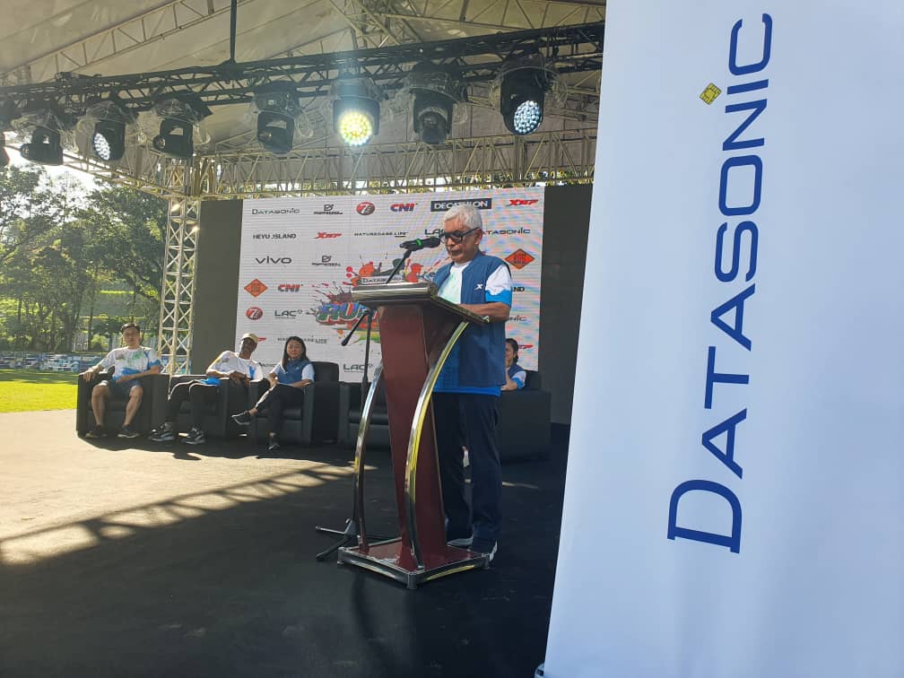 Datuk Hanifah Noordin menyampaikan ucapannya di acara Datasonic H2O Run di sini hari ini.