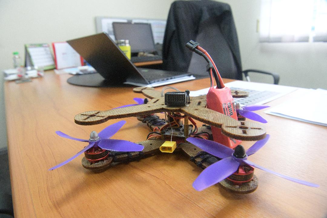 Dron Putra UAV daripada gentian bahan semulajadi daun nanas.
