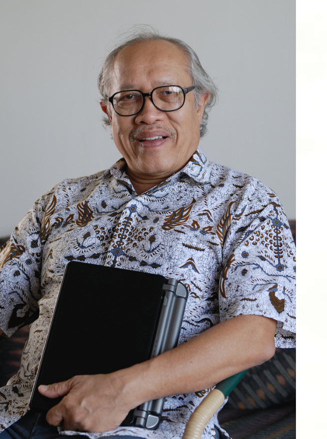Prof Emeritus Muhammad Haji Salleh adalah Presiden Persatuan Sastera Lisan Malaysia (PERSALIMA)