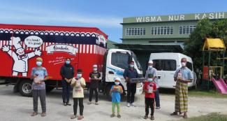 Gardenia KL meraikan Hari Roti Sedunia sambil beramal bersama golongan yang memerlukan termasuk anak-anak Pertubuhan Nur Kasih di Klang.