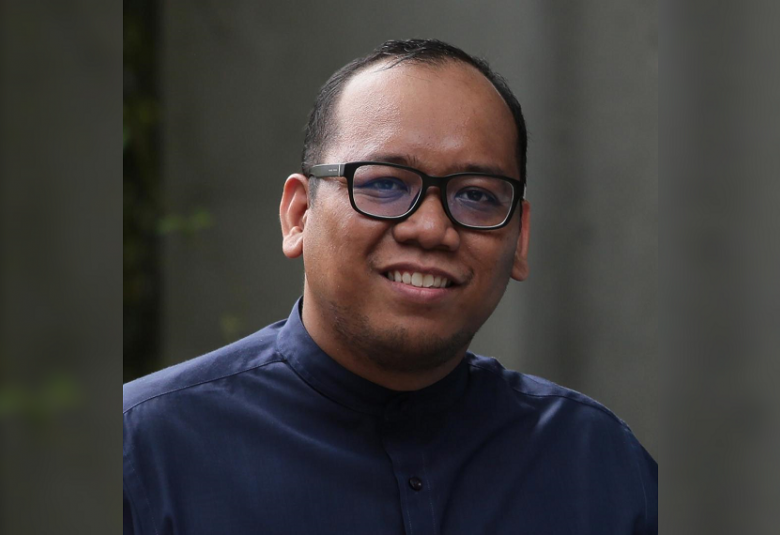  Mohd Izzat Fadhli Azman