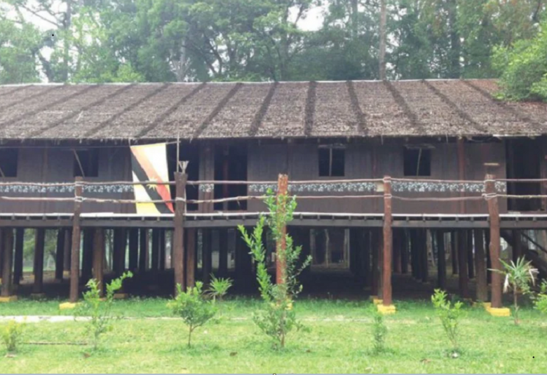 Rumah Panjang Sarawak. Gambar hiasan